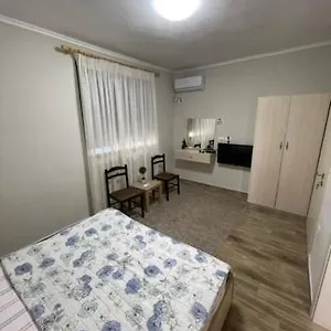 https://new-bazaar-jereinas-studio.hotels-in-tirana.com