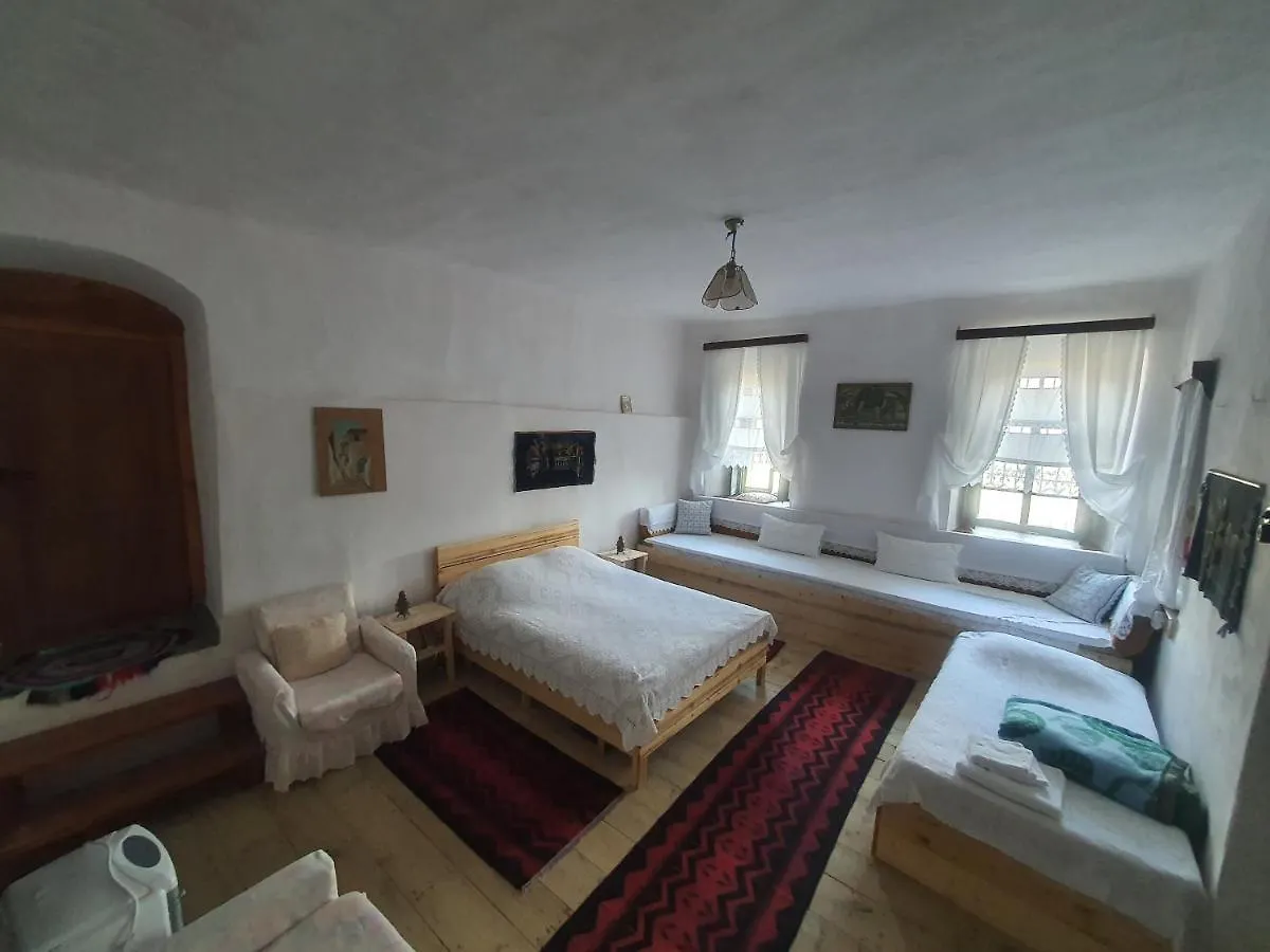Guest house Traditional Guesthouse Permet